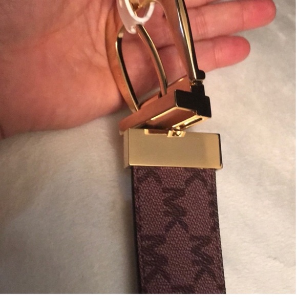 Michael Kors Twist Reversible Belt Genuine Leather size medium. NWT - Picture 9 of 15